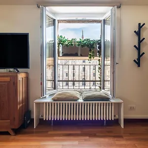 Apartment Easyhomes Duomo View, Milan